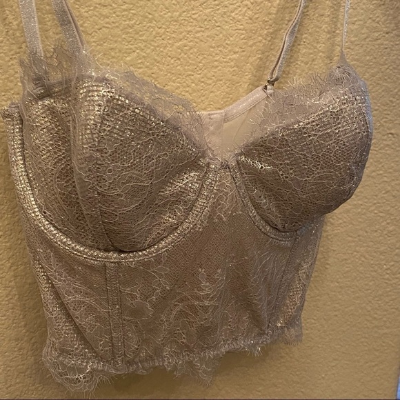 NWT~VICTORIA’S SECRET Light Gold Metallic Lace Bra Top Size 34C - Picture 4 of 8